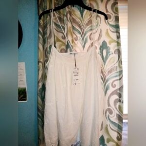 Size 2 xl brand new with tags Zara top great for this weather